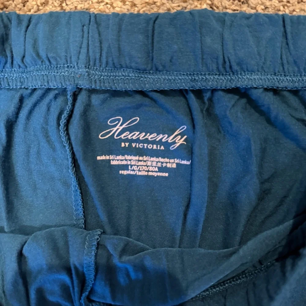 Victoria's Secret Modal Sleep Set - Picture 4 of 4